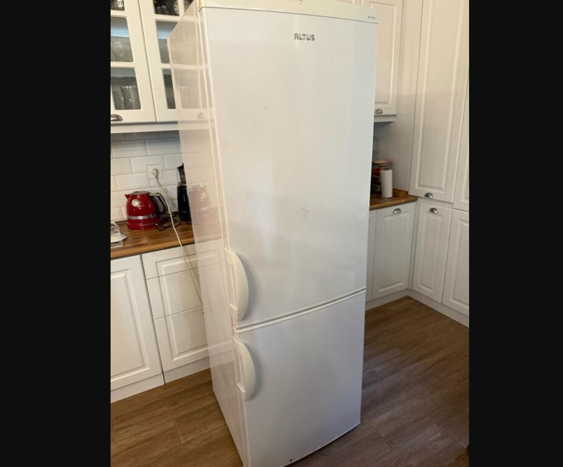 Altus ters kapı- kapak Buzdolabı